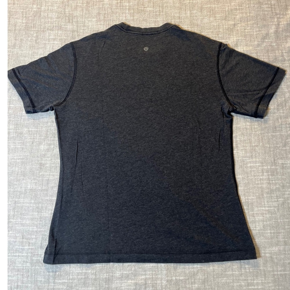 Lululemon Mens Short Sleeve Shirt 2 Pack Grey and White Heather Small - Picture 10 of 12